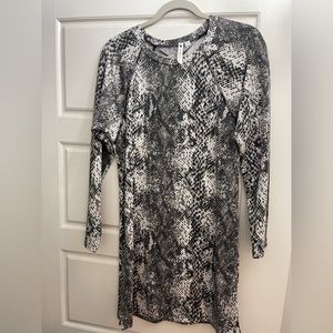 Long sleeve knit snake print dress. Very comfortable